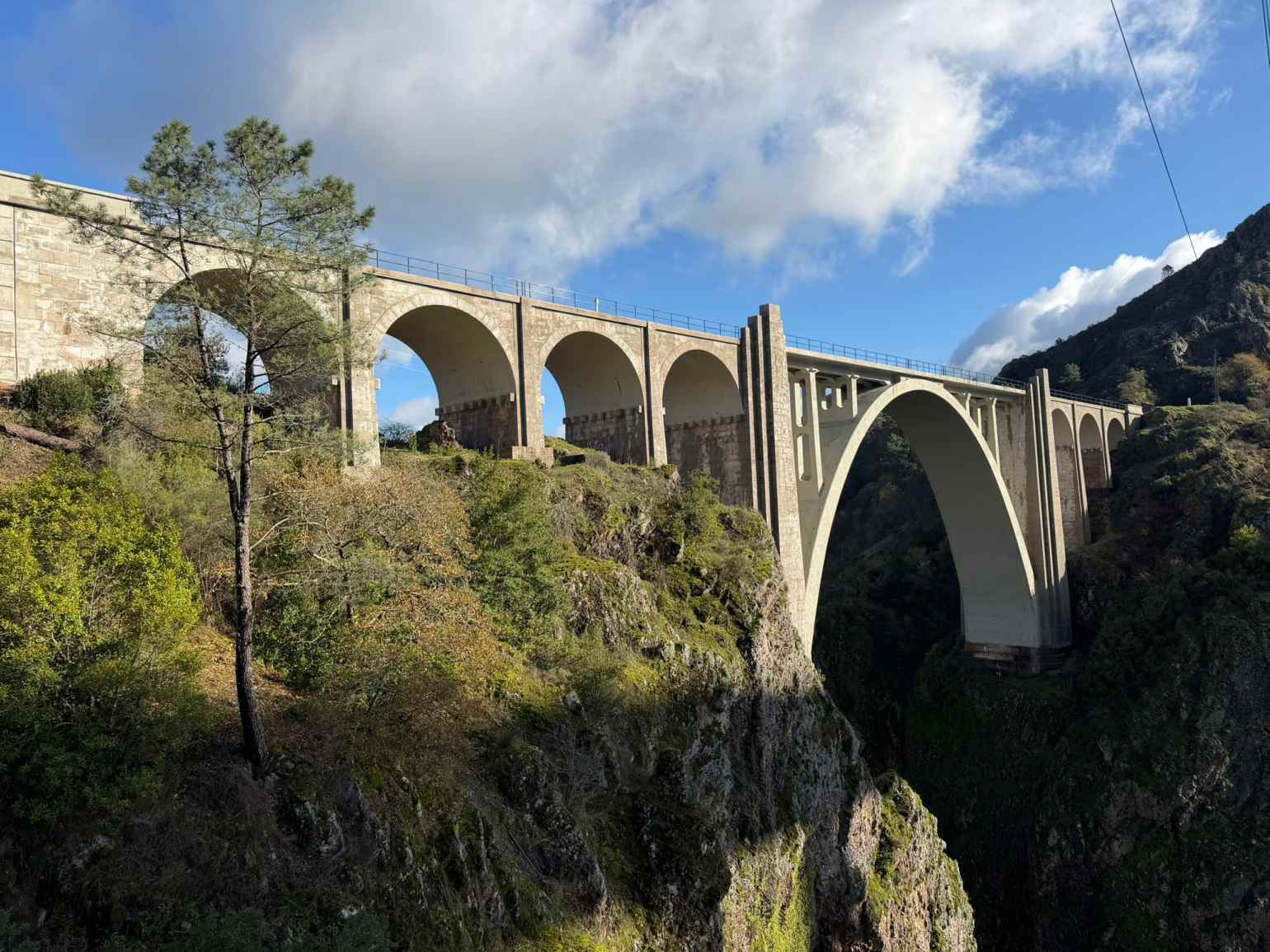 Grupo Fonsán finaliza con éxito la reparación estructural del Puente Gundián sobre el río Ulla