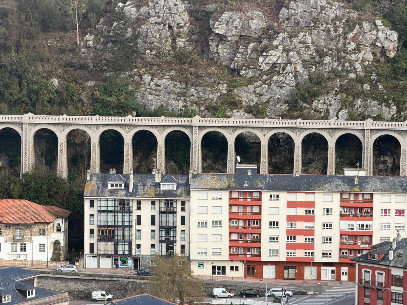 Fonsán finaliza la reparación estructural del puente sobre el Río Negro y del viaducto de La Fomigal en Luarca (Asturias)