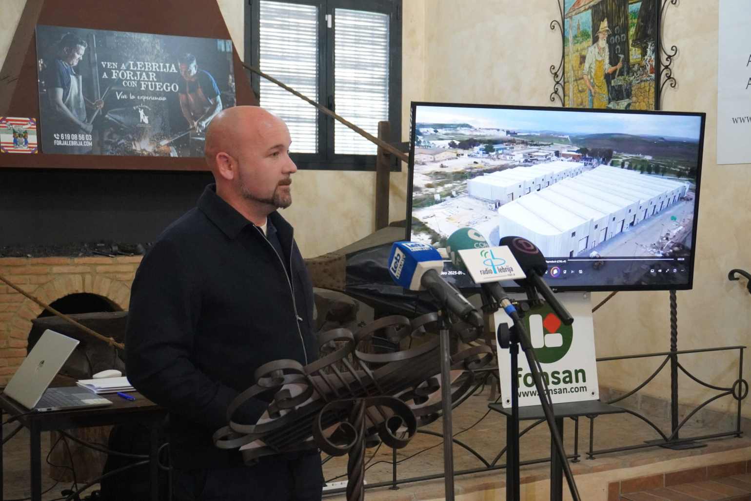 Fonsán entrega las llaves de 26 naves industriales en el Polígono La Estación de Lebrija