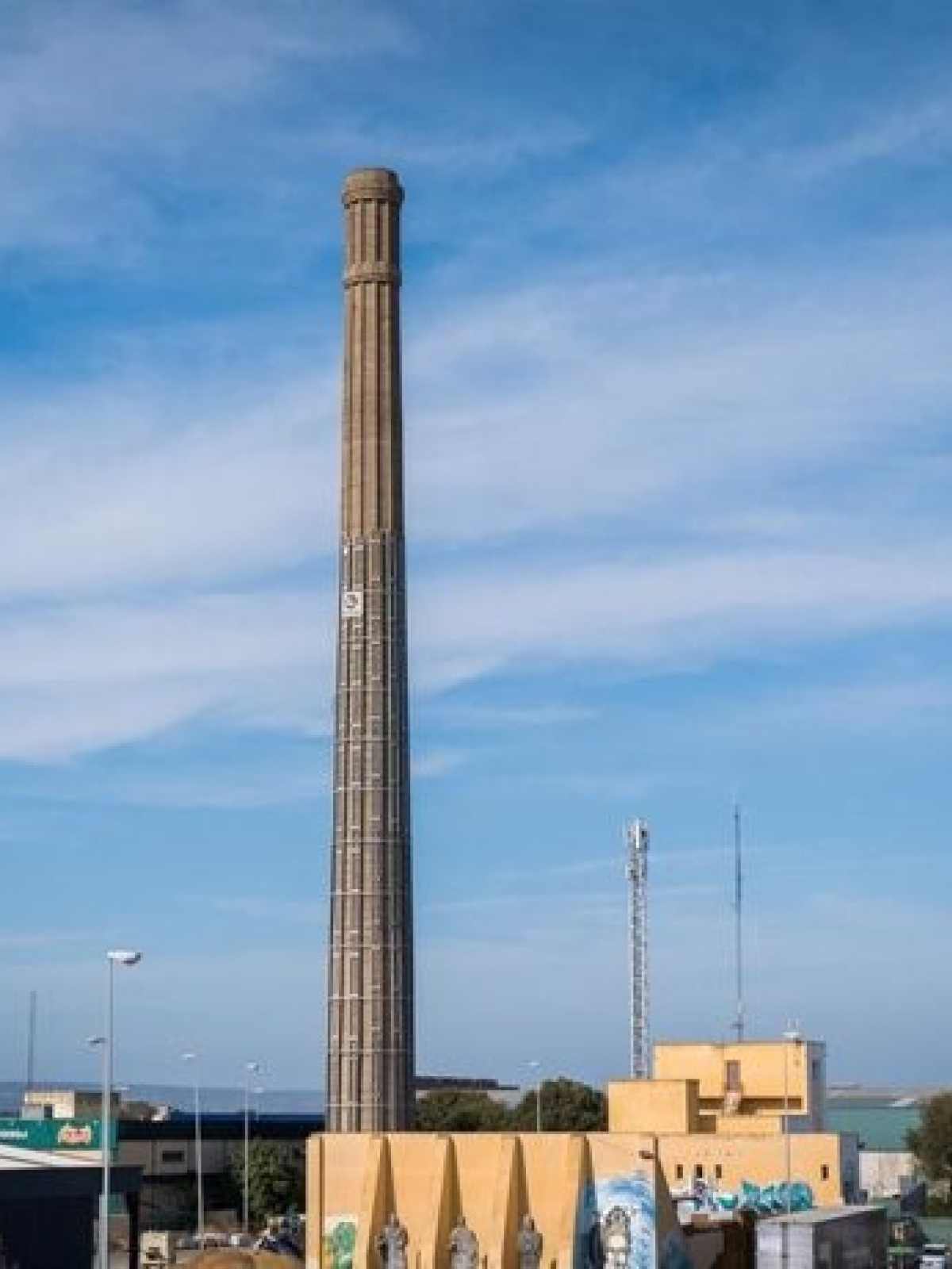 Chimenea de la Antigua Fábrica “El Cáñamo”