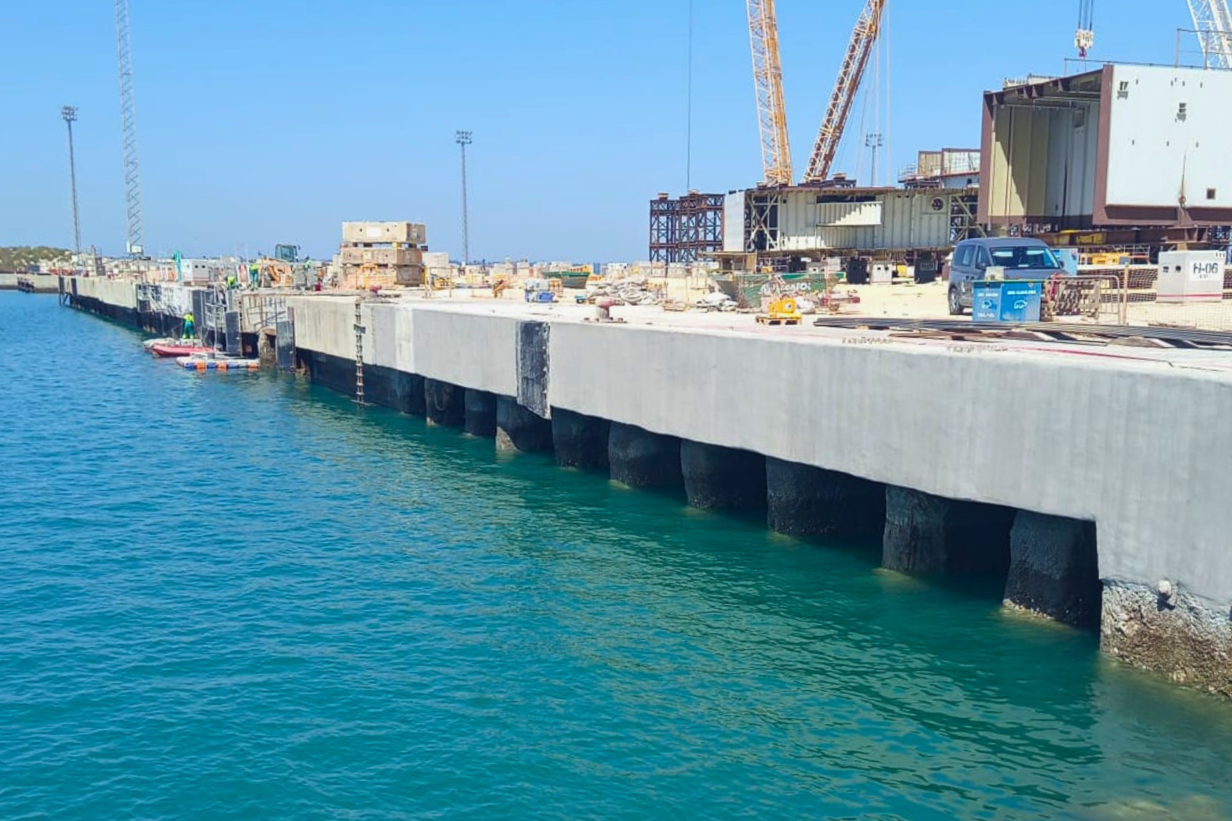 viga cantil del Muelle Central Offshore de La Cabezuela