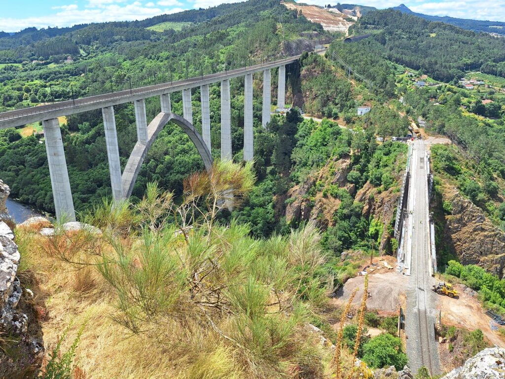 Fonsán ejecuta la mejora del viaducto ferroviario sobre el río Ulla con un contrato de más de 1,6 millones de euros 2 Fonsán ejecuta la mejora del viaducto ferroviario sobre el río Ulla con un contrato de más de 1,6 millones de euros (1)