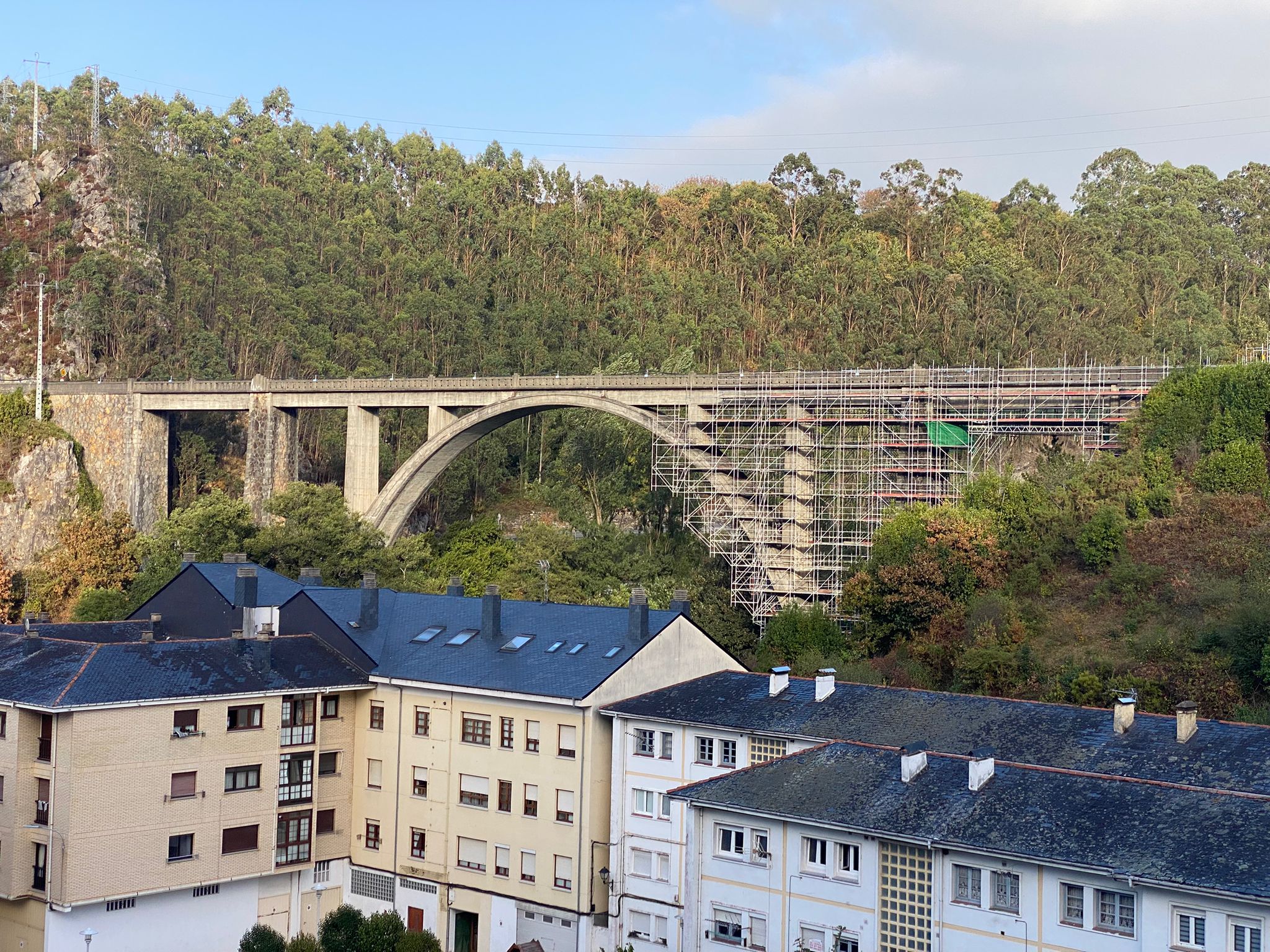En Galicia, la construcción más compleja exige especialización y equipo humano