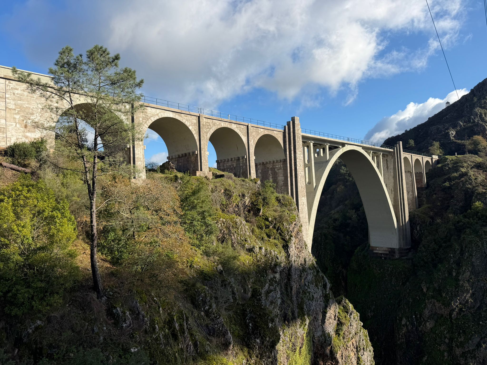 Rehabilitación estructural del Puente Gundián (línea Zamora – A Coruña)