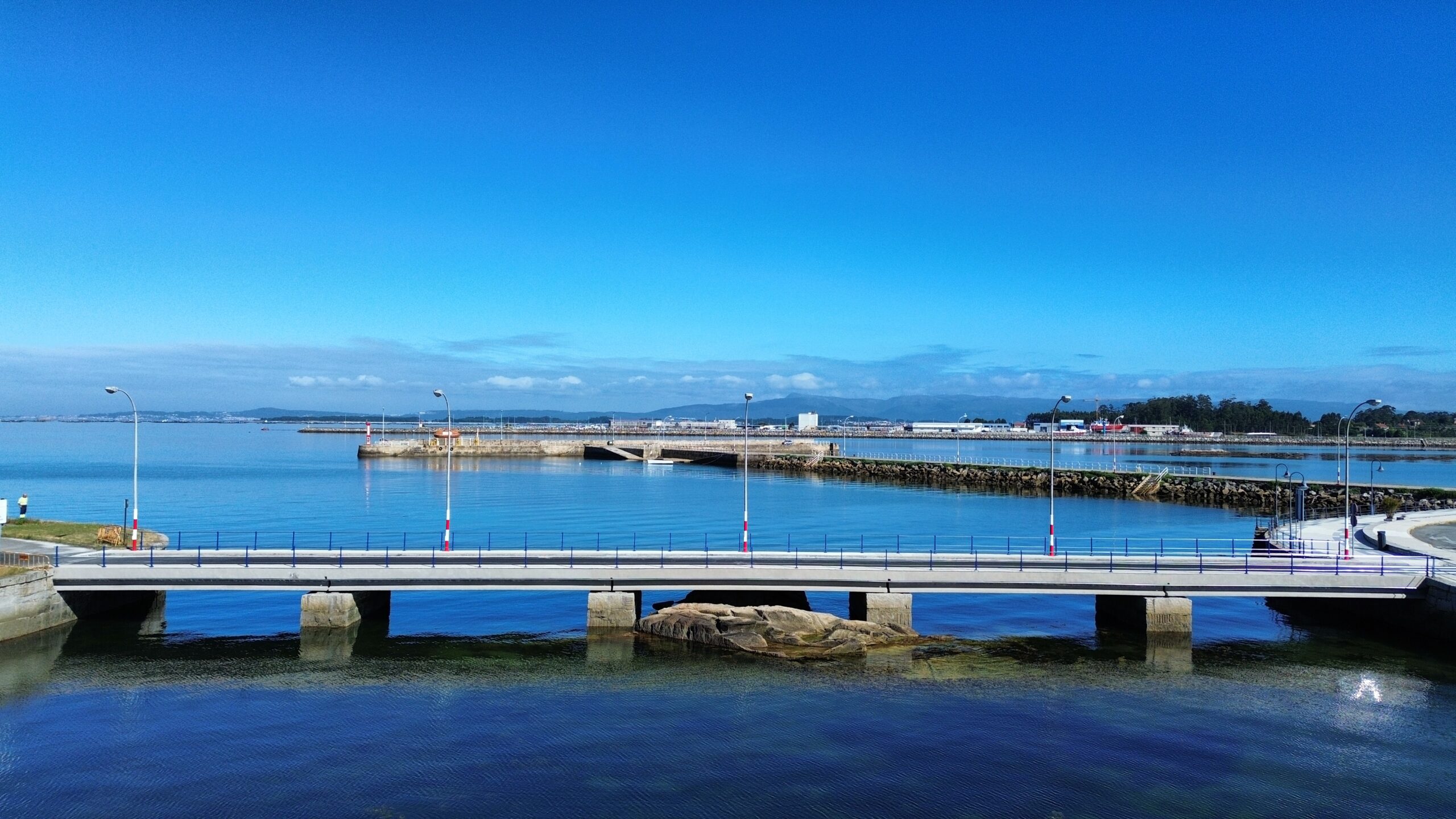 Fonsán ejecuta la rehabilitación del puente de acceso a la Isla de las Goritas en Cambados